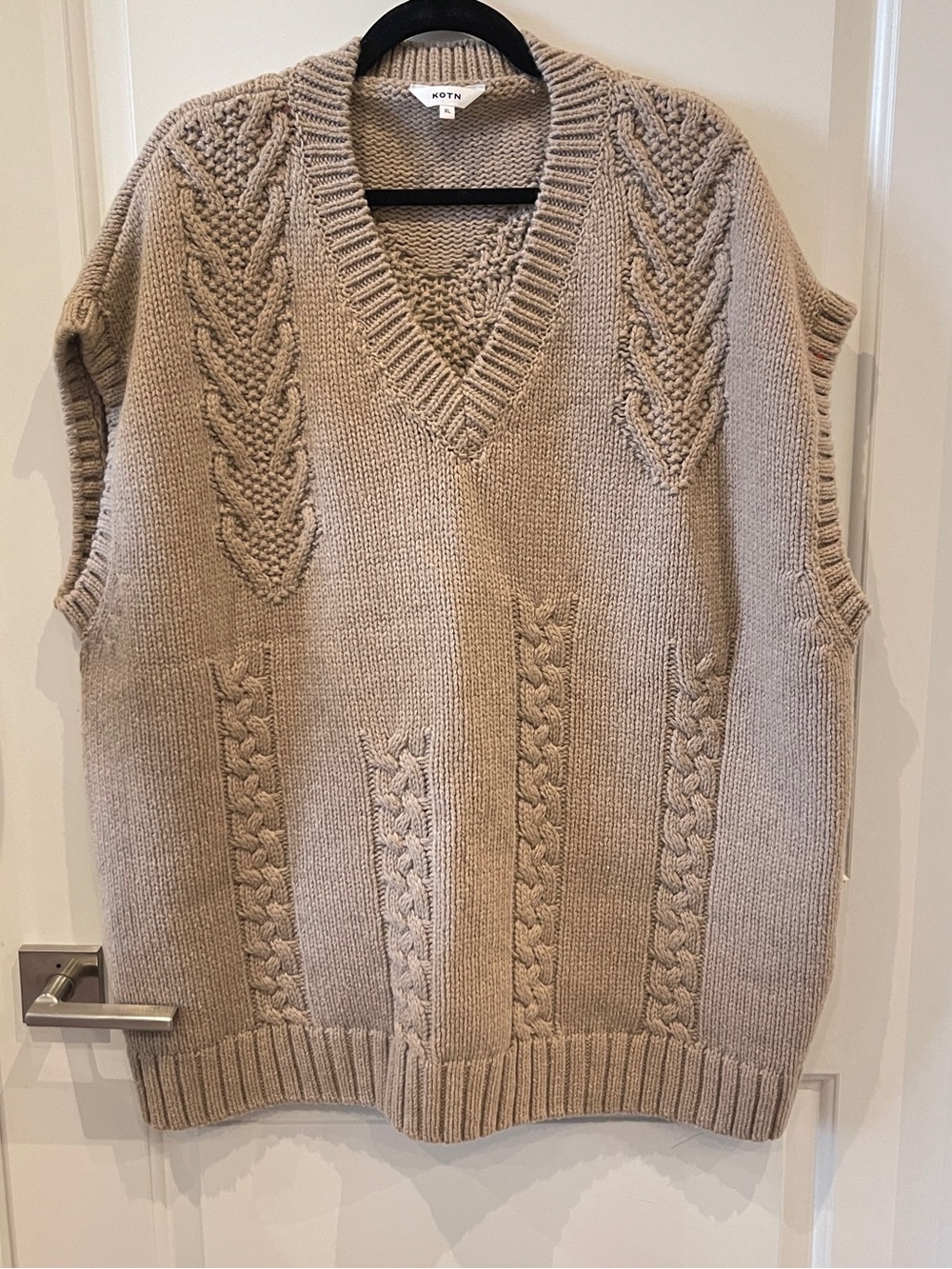 KOTN Chunky Knit Sweater Vest in 100% Lambswool